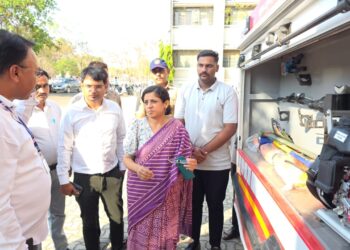 नंदुरबार व शहादा नगरपालिकेला मिनी रेस्क्यू टेंडर अग्निशमन वाहने प्रदान