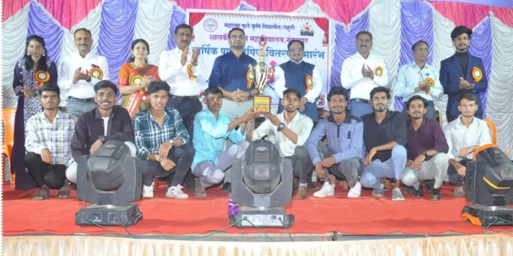 शासकीय कृषी महाविद्यालययात वार्षिक पारितोषिक वितरण समारंभ उत्साहात