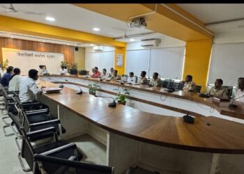 जिल्हा कन्व्हर्जन समितीच्या बैठकीत वनविभाने तत्काळ सामूहिक वन हक्काच्या कामांचे अंदाजपत्रक देण्याचे दिले निर्देश