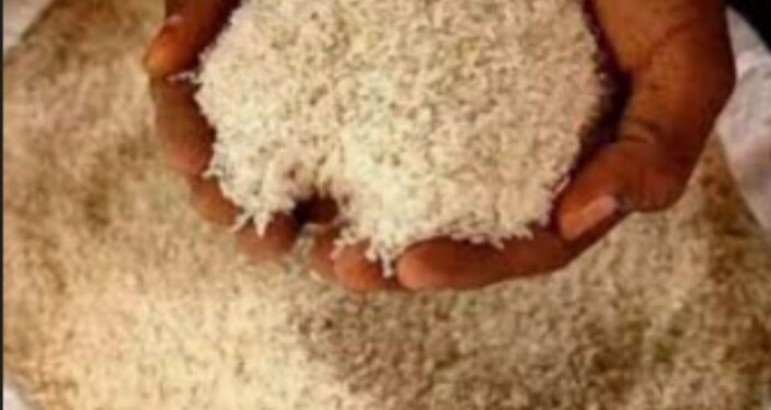 अवैधरित्या रेशनचा तांदूळ परराज्यात काळया बाजारात विक्रीला जात असताना पोलिसांचा छापा, तीन ट्रकांसह 54 लाखांचा मुद्देमाल हस्तगत