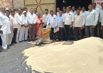 भरडधान्य खरेदी केंद्राचे शिवसेना जिल्हाप्रमुख ॲड.राम रघुवंशींच्या हस्ते उद्घाटन