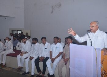 कार्यकर्त्यांनी निवडणुकीला प्रामाणिकपणे  सामोरे जावं; आ.चंद्रकांत रघुवंशी