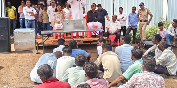 आमदार डॉ. विजयकुमार गावित यांनी विरोधकांवर साधला निशाणा