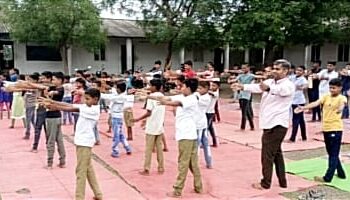 भादवड विद्यालयात आंतरराष्ट्रीय योग दिवस साजरा