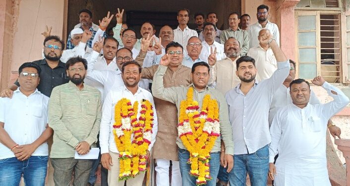 कृउबास सभापतीपदी दीपक मराठे तर उपसभापती विजय पाटील बिनविरोध