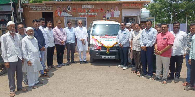 शिवसेना जिल्हाप्रमुख गणेश पराडके यांच्या हस्ते ॲम्बुलन्सचे लोकार्पण