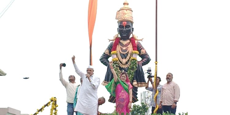 नंदनगरीत १२ फूट विठ्ठल मूर्तीचे लोकार्पण, हजारोंची उपस्थिती