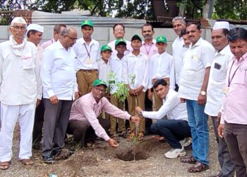 शिवदर्शन विद्यालयाचे एक पेड मा के नाम अंतर्गत वृक्षदिंडी