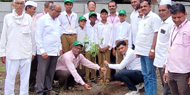 शिवदर्शन विद्यालयाचे एक पेड मा के नाम अंतर्गत वृक्षदिंडी