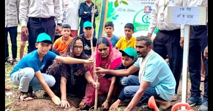 सैनिकी विद्यालयात एक पेड माँ के नाम उपक्रम