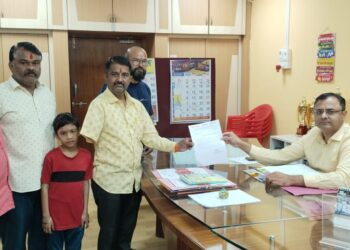 शाळेत क्रीडा गणवेशचा नावाने होणारी पालकांची लूट थांबविण्याची हिंदु सेवा सहाय्य समितीची जिल्हाधिकारींकडे मागणी