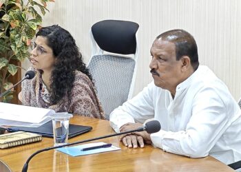 नंदुरबार शहरातील घरकुलांच्या जागेचा प्रश्न सुटला; 500 बेघर आदिवासींना होणार लाभ,माजी मंत्री डॉ. विजयकुमार गावित यांनी घरकुल योजनेचा घेतला आढावा