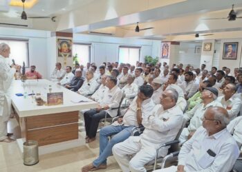 शिवसेना शिंदे गटाकडून निवडणूक पूर्व बैठकांचे सत्र,आ.चंद्रकांत रघुवंशींचे गटनिहाय कार्यकर्त्यांना मार्गदर्शन