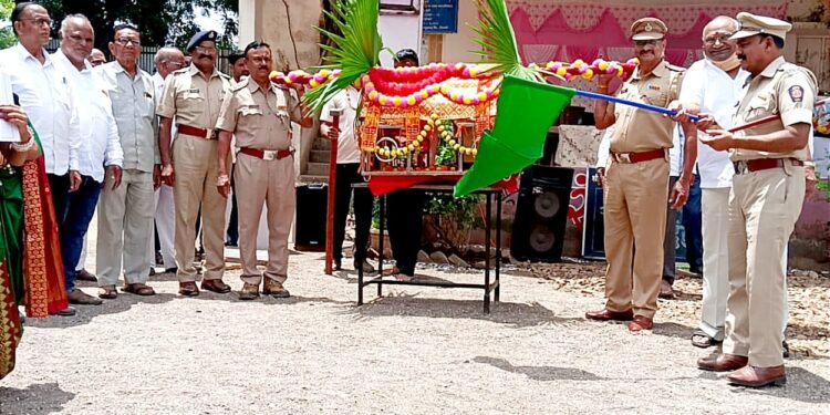 श्रीमती क. पु .पाटील माध्यमिक विद्यालयात वृक्षदिंडी काढून करण्यात आले वृक्षारोपण