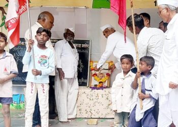 श्रीमती क.पू पाटील माध्यमिक विद्यालयात विश्व आदिवासी दिवस उत्साहात साजरा