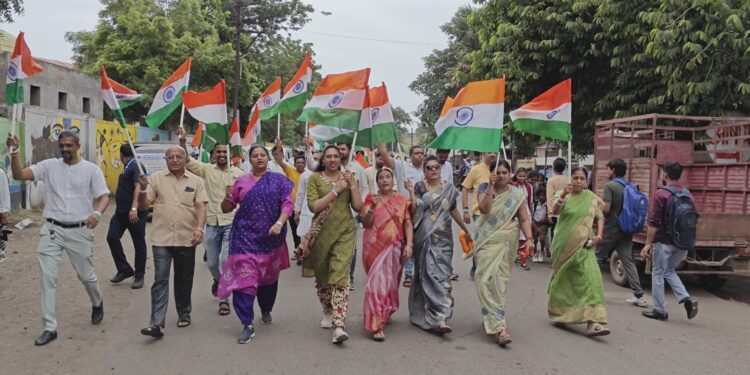 नंदुरबार शहरात निघाली भव्य तिरंगा रॅली