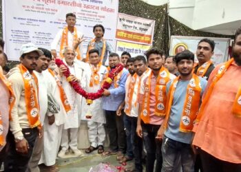 नंदुरबारात काँग्रेसला खिंडार; असंख्य पदाधिकारी शिंदे गटात दाखल