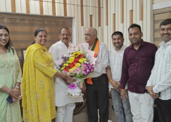 रघुवंशी परिवाराचे शनिमांडळ येथील निष्ठावंत कार्यकर्ते संतोष पाटील यांचा भाजपात प्रवेश