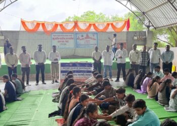 कोळदा आश्रमशाळेत पारंपारिक गीतांमधून घडले आदिवासी संस्कृतीचे दर्शन,रॅली काढत क्रांतिकारकांना नमन; बिरसा मुंडा यांना अभिवादन