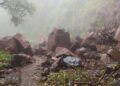 राज्यातील दुसऱ्या क्रमांकाचे थंड हवेचे ठिकाण असलेल्या तोरणमाळचा संपर्क तुटला, सात पायरी घाटात दरड कोसळली
