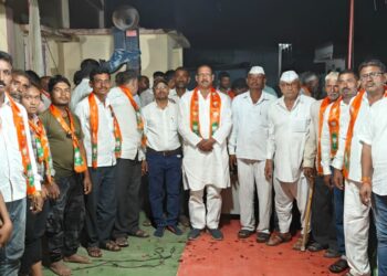 शिंदे शिवसेनेच्या कार्यकर्त्यांचा भाजपात प्रवेश