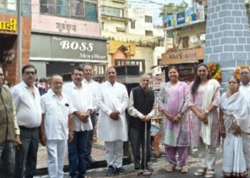 बाल क्रांतीकारांना शहीद दिनानिमित्त केले अभिवादन