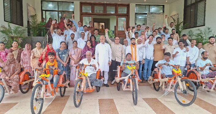 राजकीय कारकिर्दीतील अविस्मरणीय क्षण; दिव्यांगांना मदतीने आमदारकी झाली सार्थ : आ.चंद्रकांत रघुवंशी