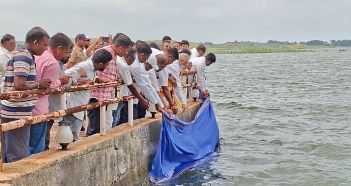 शिवसेना संपर्कप्रमुख,आ.चंद्रकांत रघुवंशींच्या  हस्ते शिवण नदीचे जलपूजन