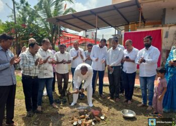 नमस्कार कॉलनीतील 1 कोटीच्या सामाजिक सभागृह व डोम बांधकामाचे आ. डॉ. विजयकुमार गावीत यांच्या हस्ते भूमिपूजन