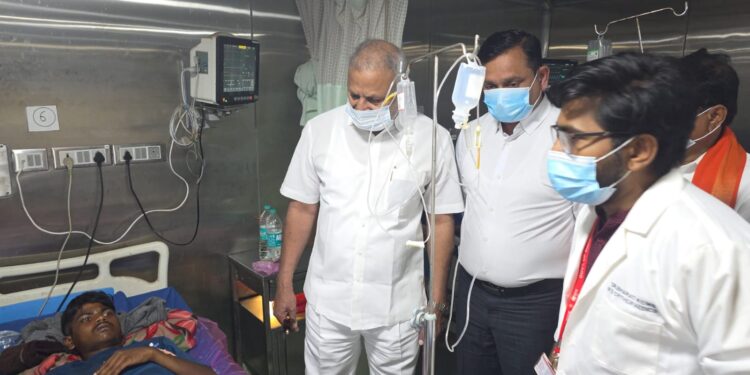 चांदसैली घाटातील दुर्घटना अत्यंत वेदनादायी; राज्य शासन अपघातग्रस्त कुटुंबियांच्या पाठीशी ठामपणे उभं आहे : पालकमंत्री अॅड. माणिकराव कोकाटे