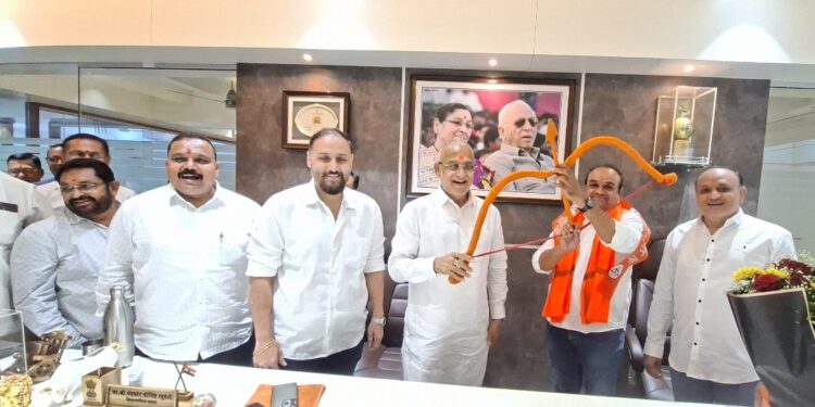 भाजपचे समर्थक शितलकुमार पटेलांसह पंचक्रोशीतील ग्रामस्थांच्या शिवसेनेत प्रवेश