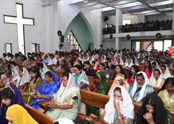 नंदुरबार येथील एस. ए. चर्च येथे नाताळनिमित्त सामूहिक प्रार्थना