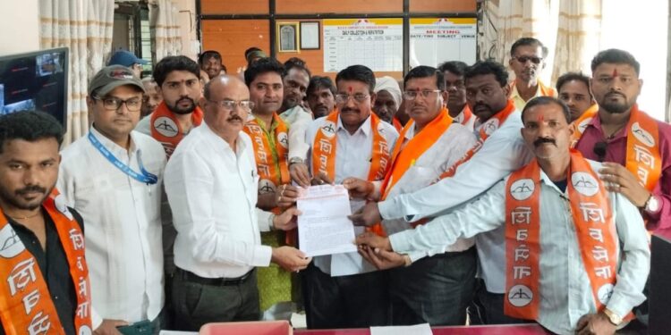 याहामोगीपाडा व खाकरपानीपाडा येथे त्वरित विजेची सोय करा,शिंदे शिवसेनेची मागणी