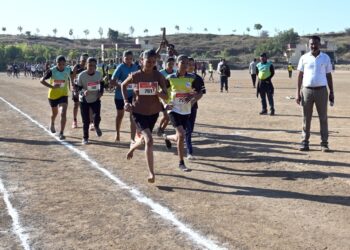 खाकीसाठी जिद्दीची धाव; युवा उमेदवारांसाठी भामरे स्पर्धा परीक्षा मार्गदर्शन केंद्रातर्फे ऐतिहासिक सराव चाचणी; ६०० हून अधिक तरुण-तरुणींचा उत्स्फूर्त सहभाग