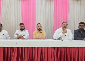 गावगुंडांचा आका कोण,मुख्य सुत्रधारालाही अटक करा, माजी आ.शिरीष चौधरी यांची मागणी