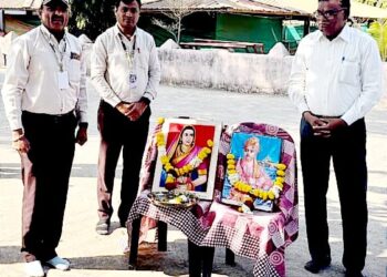 सैनिकी विद्यालयात स्वामी विवेकानंद व राजमाता जिजाऊंना अभिवादन