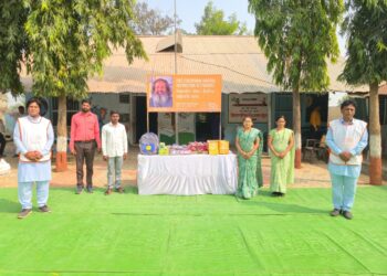 नंदुरबार तालुक्यातील ८०० हून अधिक गरजू विद्यार्थ्यांना शालेय साहित्य वाटप