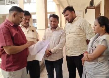 नंदुरबार मधील बेघर आदिवासींच्या घरकुल प्रकरणी रघुवंशी यांनी दिशाभूल करणे थांबवावे, अन्यथा तीव्र आंदोलन छेडणार