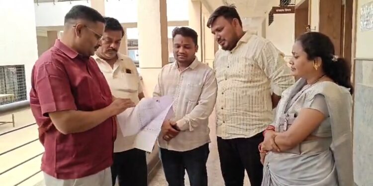 नंदुरबार मधील बेघर आदिवासींच्या घरकुल प्रकरणी रघुवंशी यांनी दिशाभूल करणे थांबवावे, अन्यथा तीव्र आंदोलन छेडणार