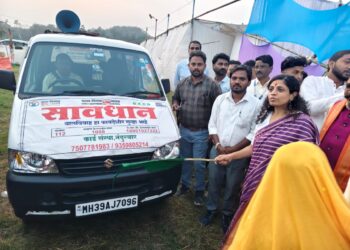 नंदुरबार जिल्हा बाल विवाह मुक्त करण्यासाठी जागृती रथास मान्यवरांकडून हिरवी झेंडी