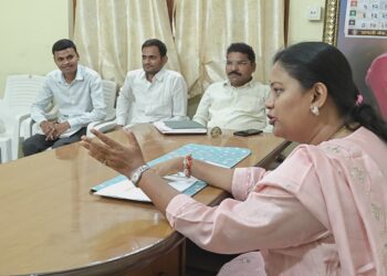 माजी खा.डॉ. हिना गावित यांनी सिंहस्थ पर्वणी संदर्भात अधिकाऱ्यांकडून घेतला आढावा