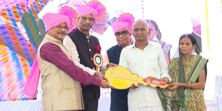 विधी सेवा महाशिबिरातून नागरिकांच्या जीवनमानात बदल घडविण्याचा प्रयत्न : न्यायमूर्ती किशोर संत