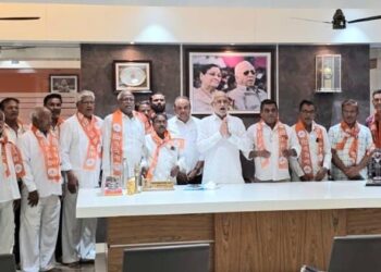 खोडसगाव येथील भाजप कार्यकर्त्यांच्या शिवसेना शिंदे गटात प्रवेश