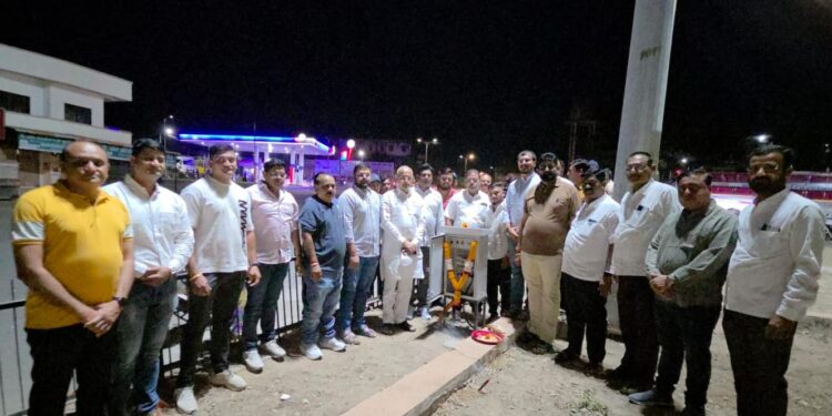 तीन प्रमुख चौक उजळले; आ.चंद्रकांत रघुवंशी यांच्या हस्ते हायमस्ट लाईटचे लोकार्पण