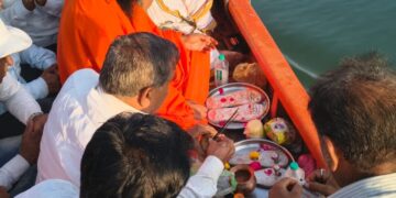 १८५ किमी दिंडी प्रवासाची भावपूर्ण सांगता; नर्मदा तीरावर भक्तीचा महासागर उसळला