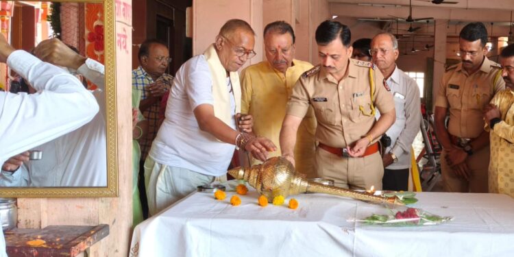 हिंदू जनजागृती समितीतर्फे हनुमंताच्या गदेचे पूजन
