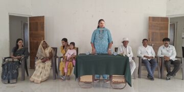 नटावद जि. प. गटात डॉ. हिना गावित यांनी साधला संवाद