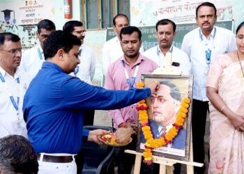 अक्राळे येथे डॉ. बाबासाहेब आंबेडकर जयंती साजरी