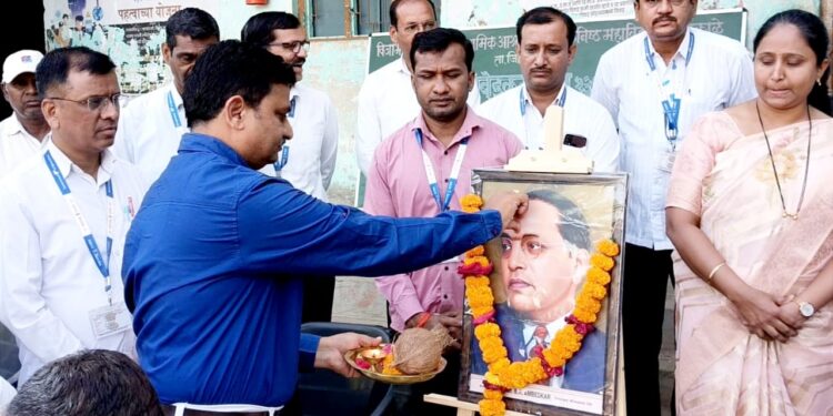 अक्राळे येथे डॉ. बाबासाहेब आंबेडकर जयंती साजरी