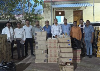 नवापूर हद्दीत अवैध दारू साठा जप्त, 93 लाखांचा मुद्देमाल हस्तगत